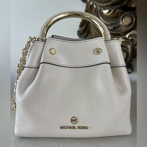 Very cute Handbag, practically new!